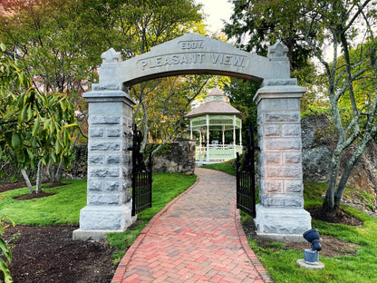 Helen Eddy photo card - Pleasant View Entryway and Gazebo - 385D-100